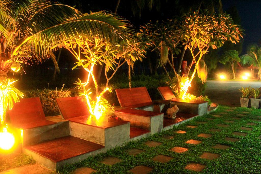 Sunrise Resort Bang Saphan Eksteriør billede