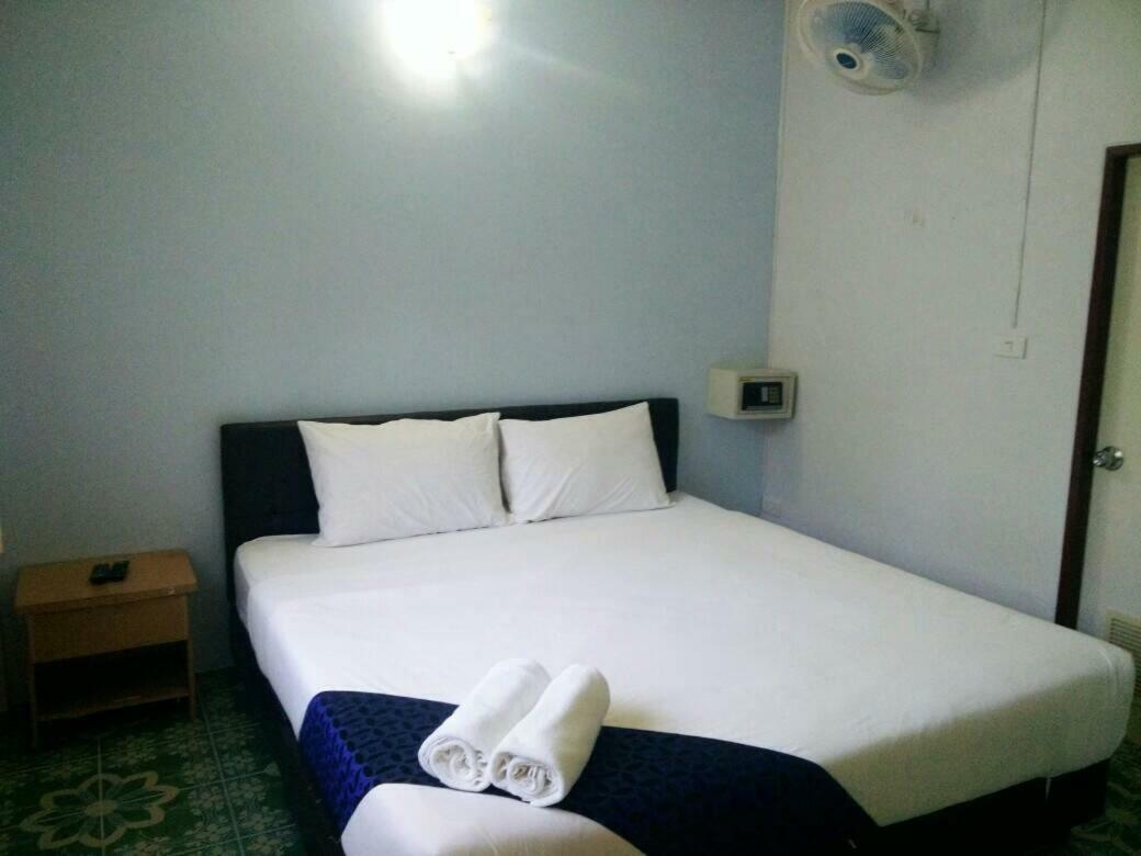 Sunrise Resort Bang Saphan Eksteriør billede